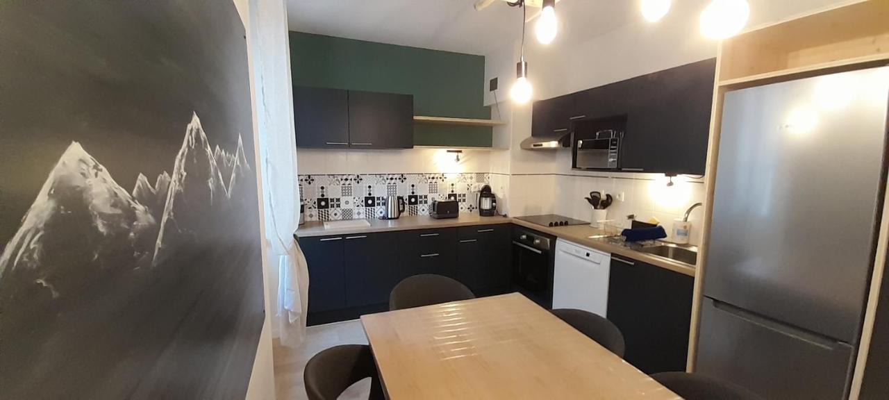 Tres Bel Appartement T3 Hyper Centre Entierement Renove En 2022 Luz-Saint-Sauveur Buitenkant foto